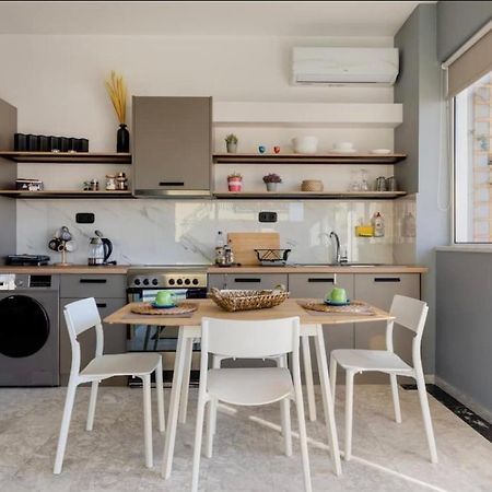 Апартаменты Loft With Private Parking Афины Экстерьер фото